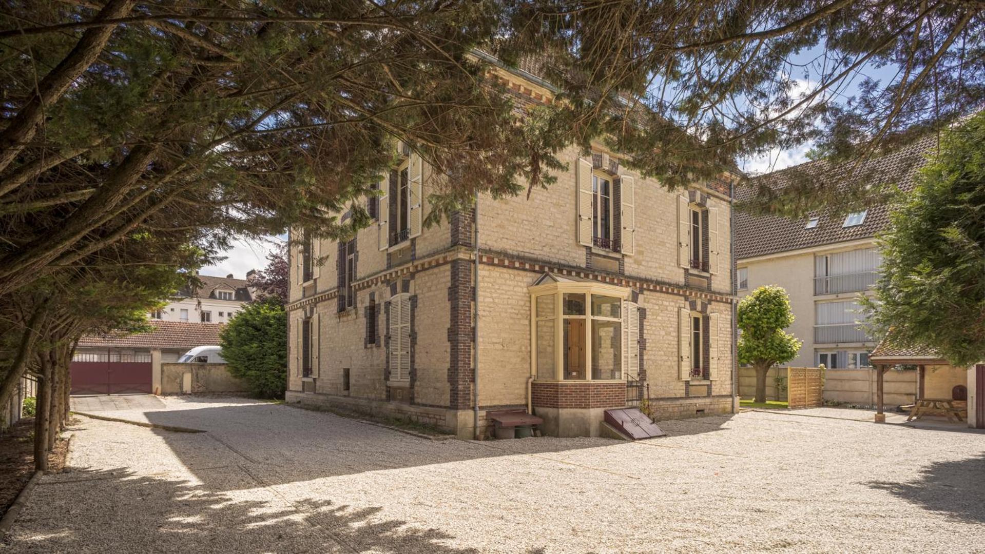 Bonappart 4 - Charme Napoleonien & Confort Troyes Exterior photo