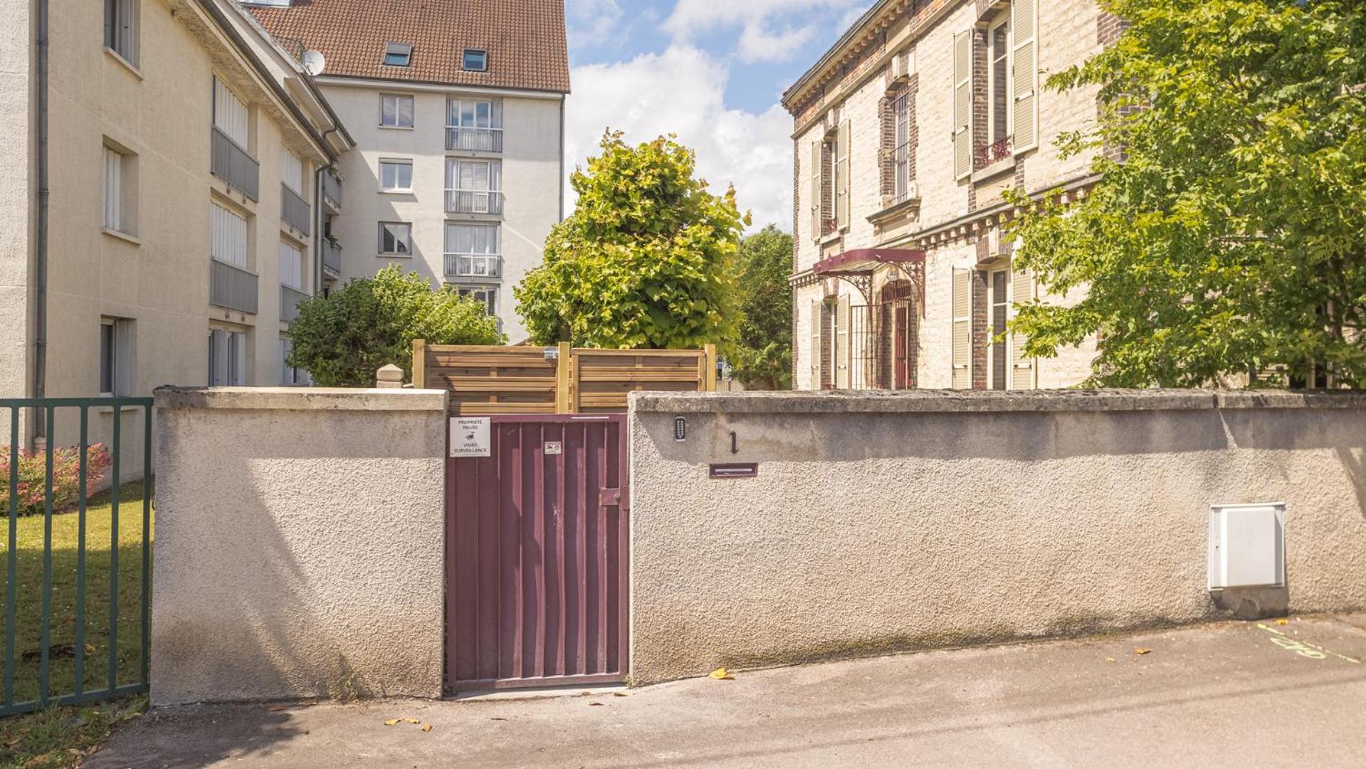 Bonappart 4 - Charme Napoleonien & Confort Troyes Exterior photo